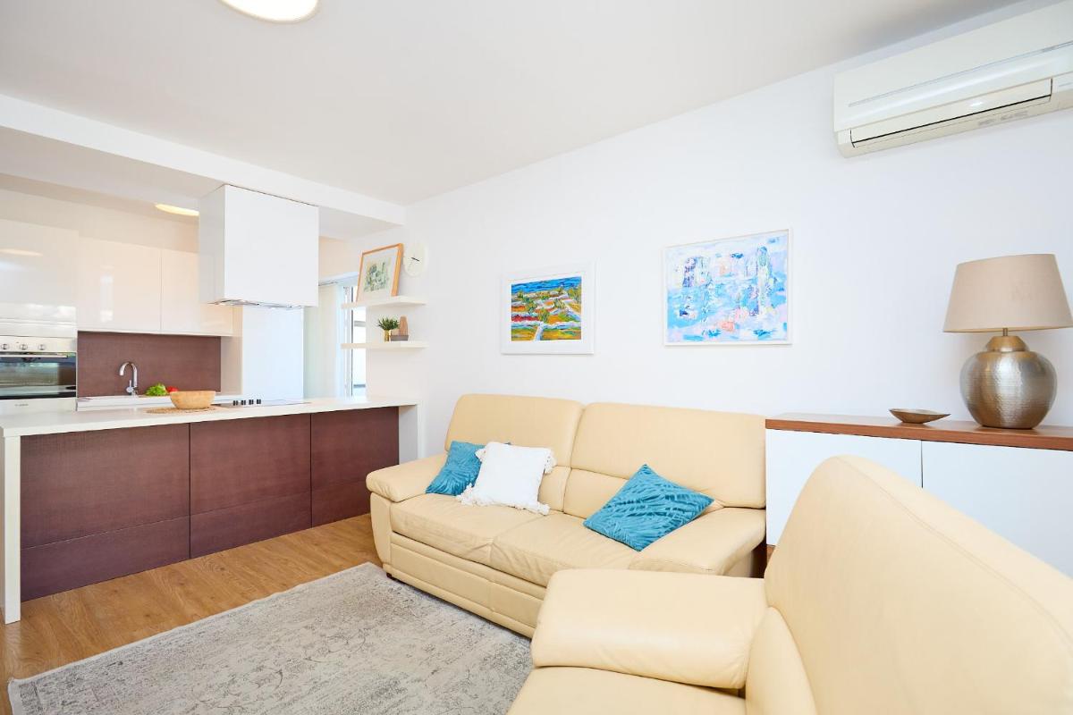 Image 3 of CityView Apartment