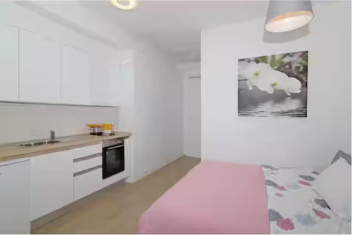 Image 3 of City Studio Apartment Miriam, Sea View