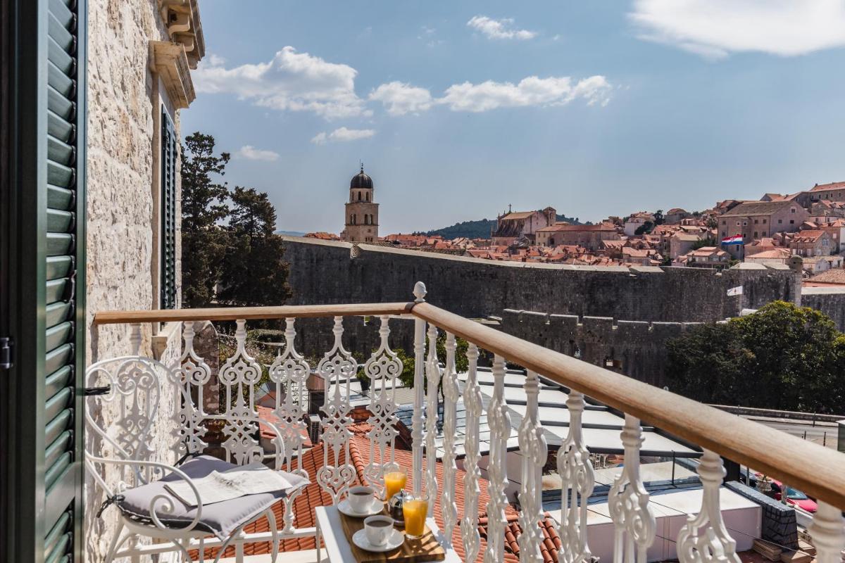 Image 5 of Deluxe Studio Rennesance Corner