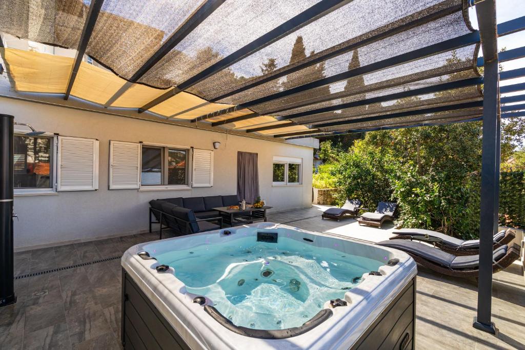 Image of Dolores Apartment with Terrace & Jacuzzi