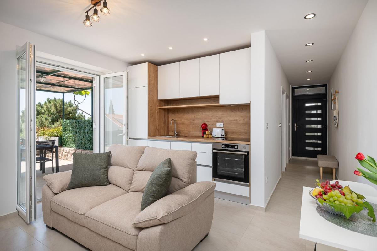 Image 3 of Dubrovnik Breeze