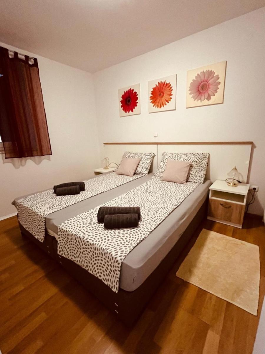 Image 2 of Garden Paradise Apartment