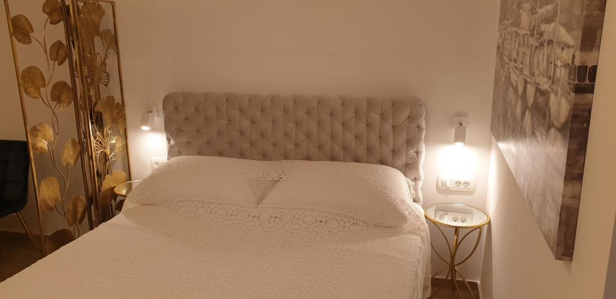 Image 1 of Golden Studio – private parking