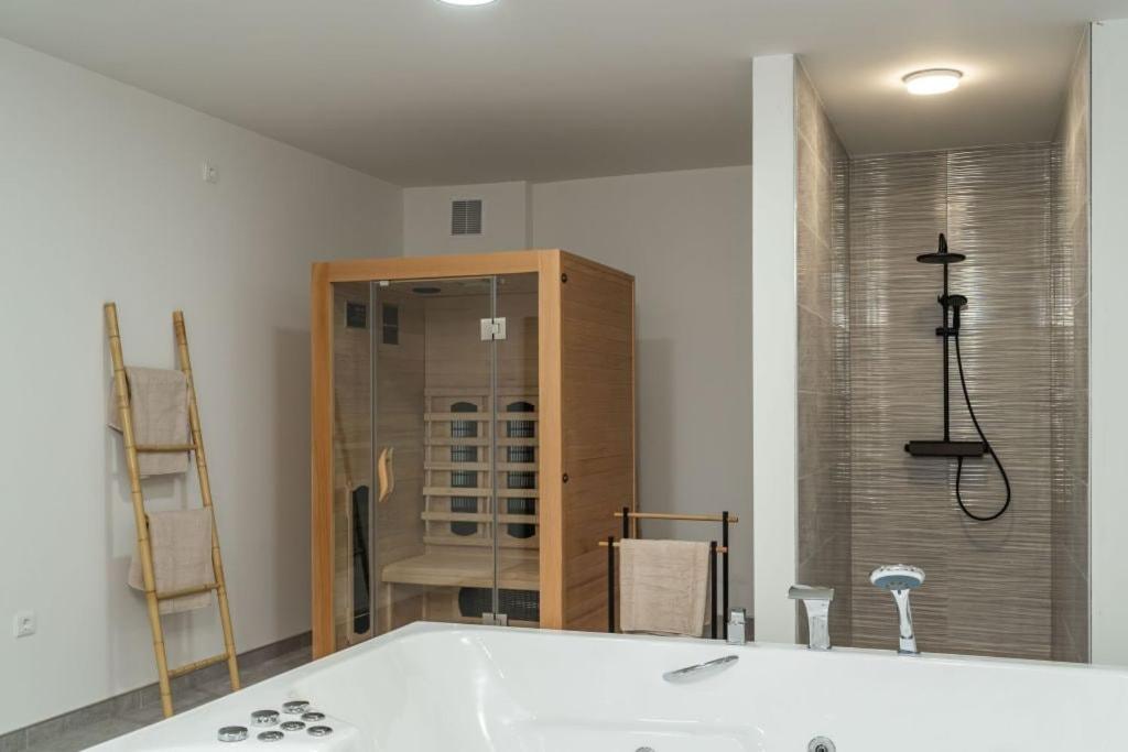 Image 2 of Green Horizon Sea Views Villa