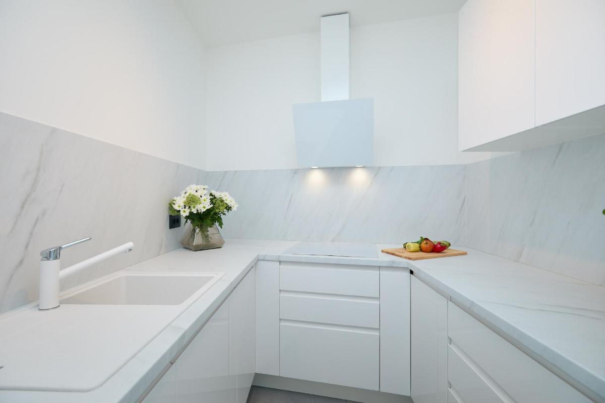 Image 2 of Hedera Estate, Hedera A40