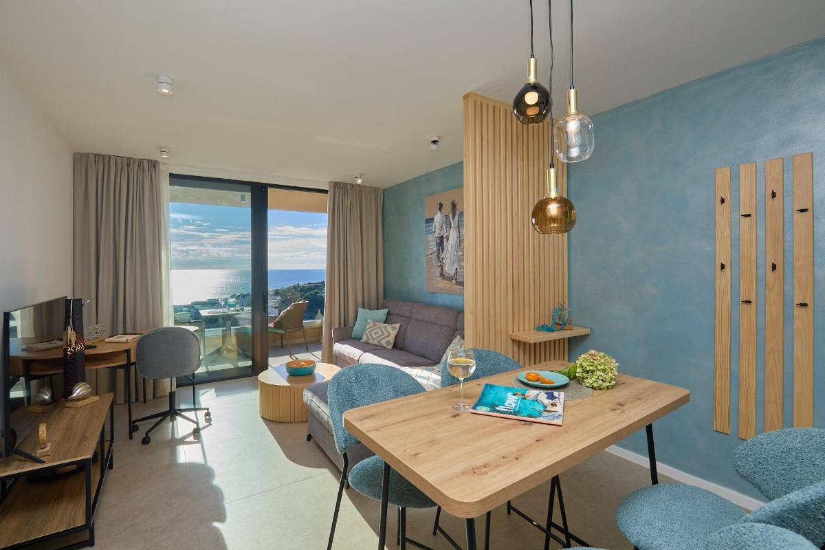 Image 3 of Hedera Estate Hedera A44