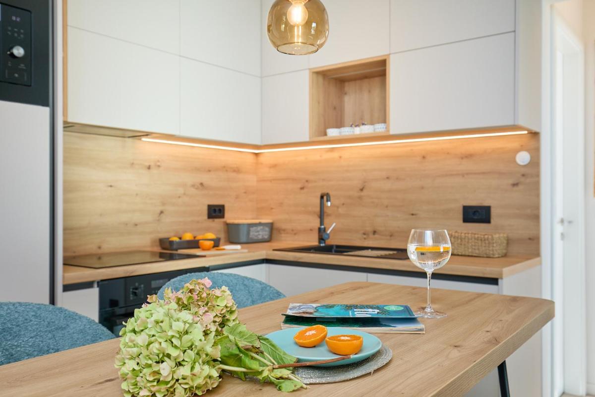 Image 2 of Hedera Estate Hedera A44