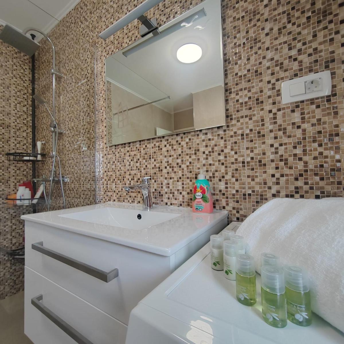 Image 5 of Holiday House Lagunitas