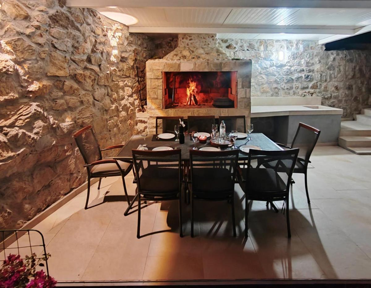 Image 1 of Holiday House Lagunitas