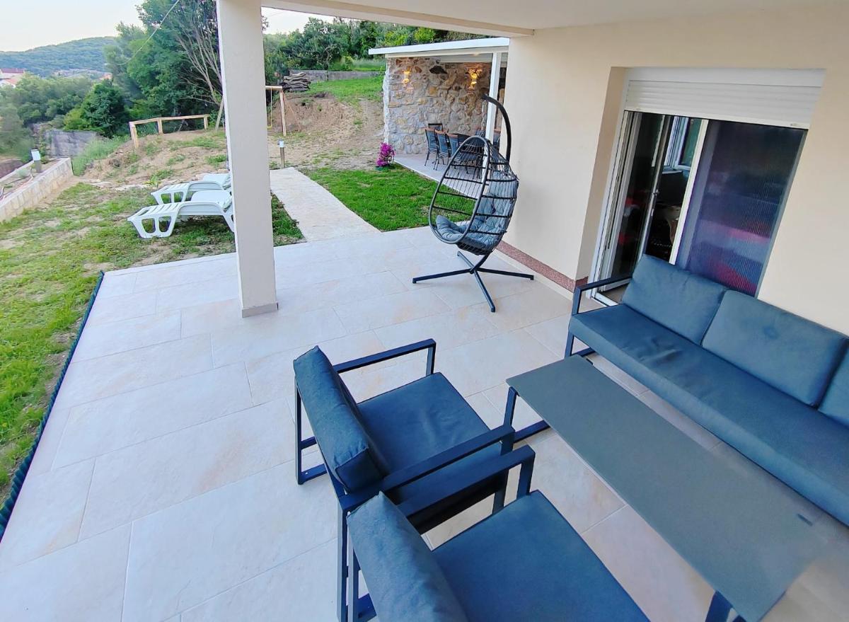 Image 2 of Holiday House Lagunitas