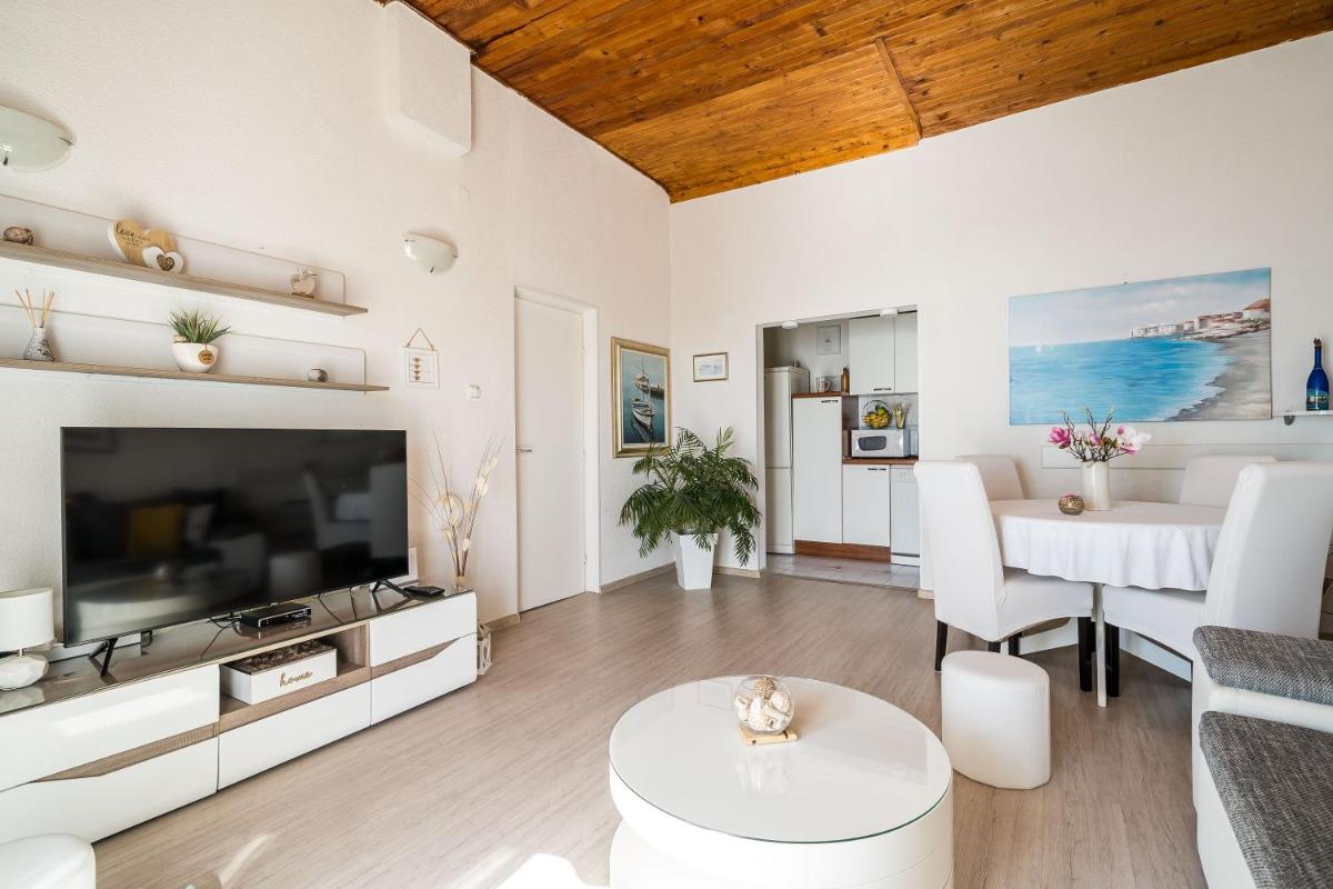 Image 5 of Indy’s Beach Apartments