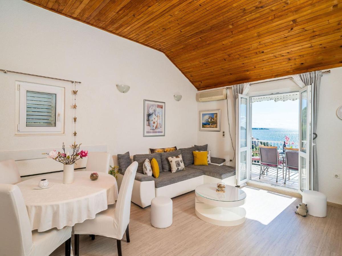 Image 3 of Indy’s Beach Apartments -Two Bedroom Apartment with Balcony and Sea View