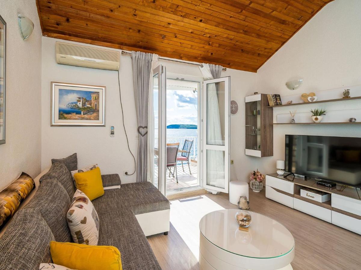 Image 4 of Indy’s Beach Apartments -Two Bedroom Apartment with Balcony and Sea View