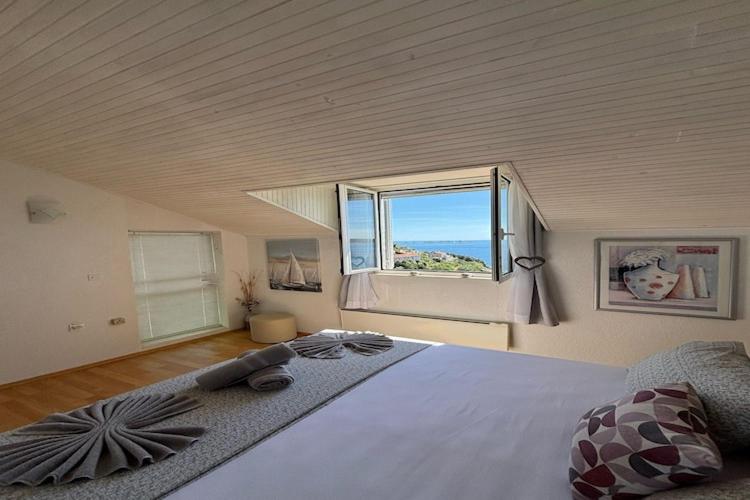 Image 1 of Indy’s Beach Apartments -Two Bedroom Apartment with Balcony and Sea View