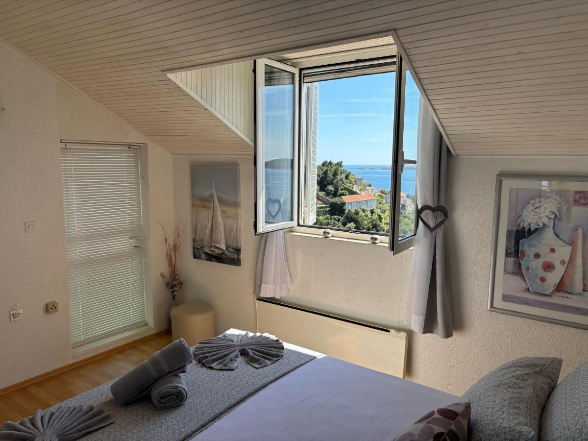 Image 6 of Indy’s Beach Apartments -Two Bedroom Apartment with Balcony and Sea View