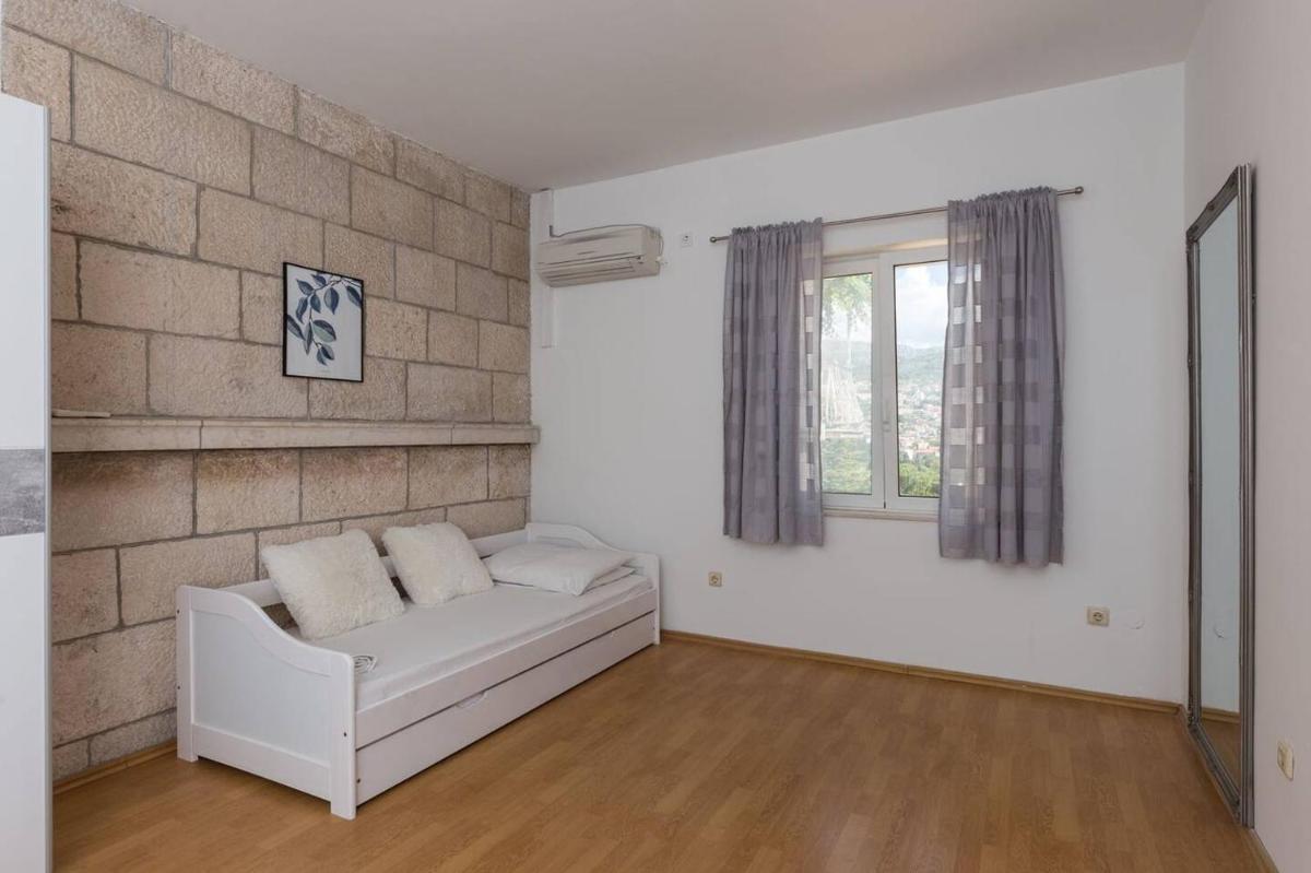 Image 1 of LapaDream