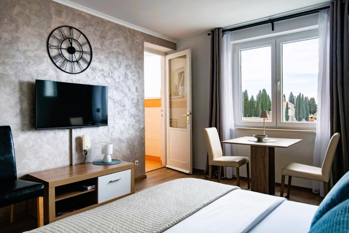 Image 4 of Luma Studio