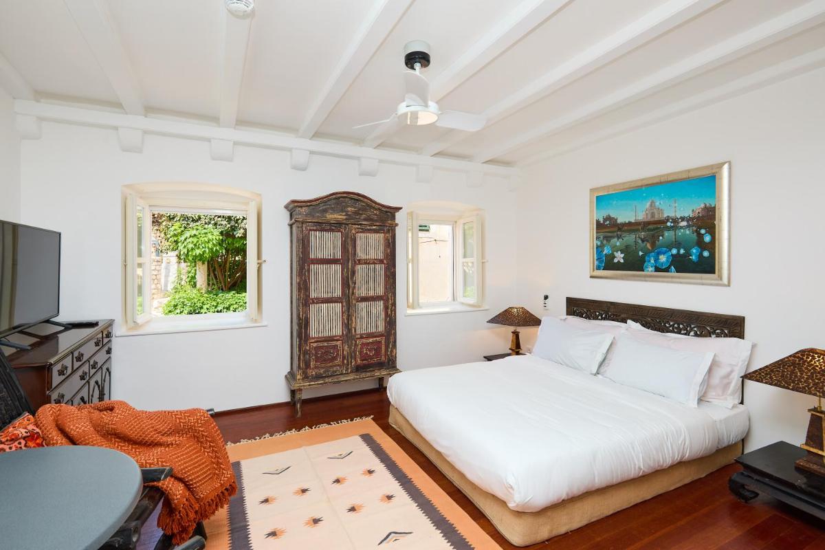 Image 1 of Luxury Villa In the Old Town with Stunning Views