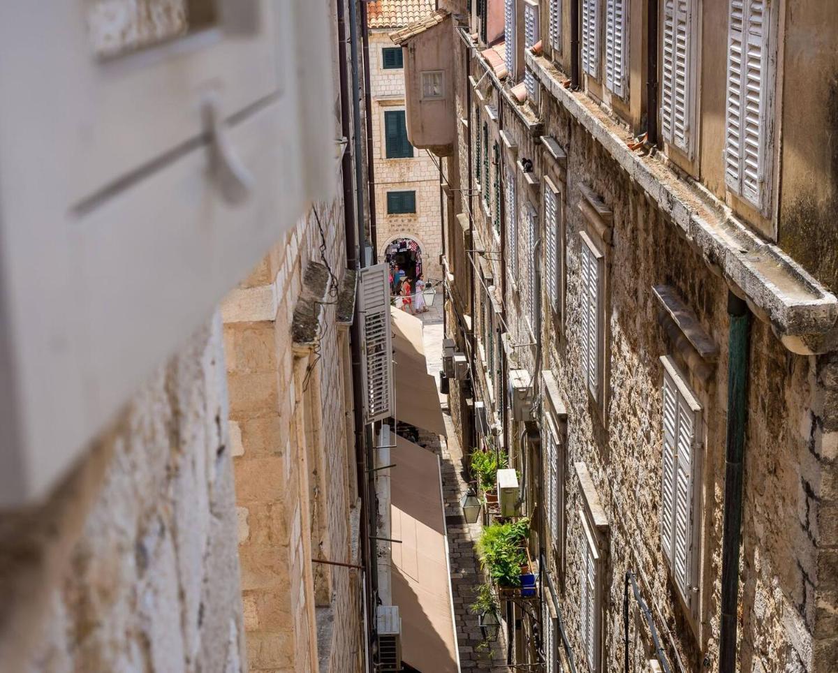 Image 4 of Midtown Studio Apartment