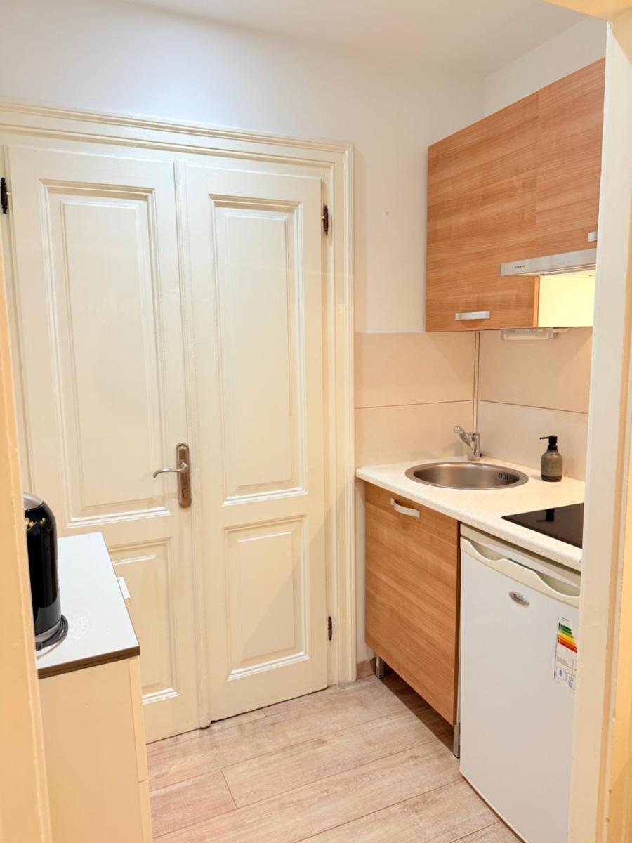 Image 3 of Midtown Studio Apartment