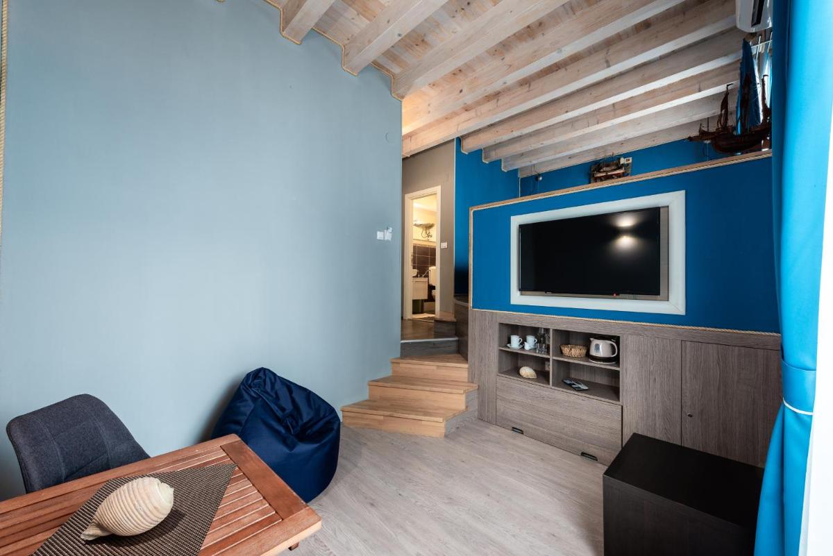 Image 4 of Nautica Room 2 – Old Town