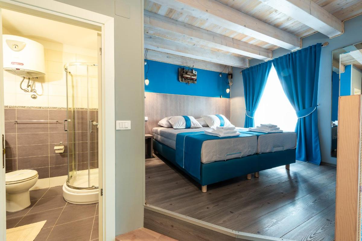 Image 2 of Nautica Room 2 – Old Town