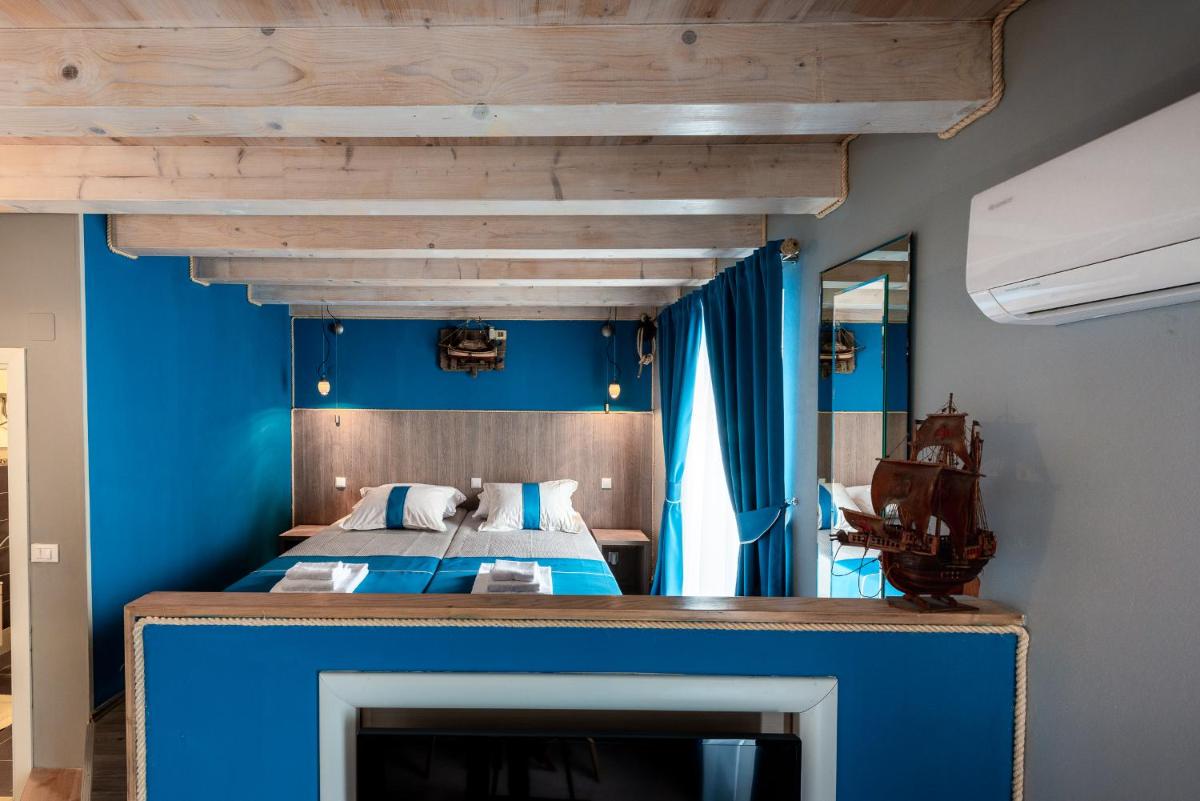 Image 1 of Nautica Room 2 – Old Town