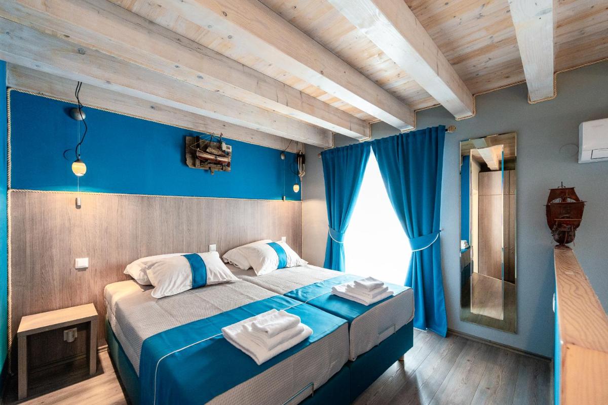 Image 6 of Nautica Room 2 – Old Town