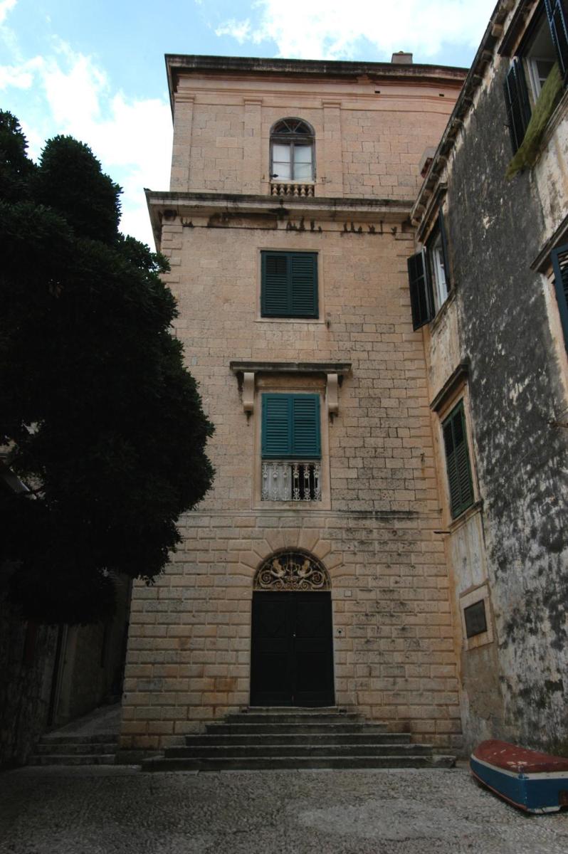 Image 4 of Old Palace Apartment
