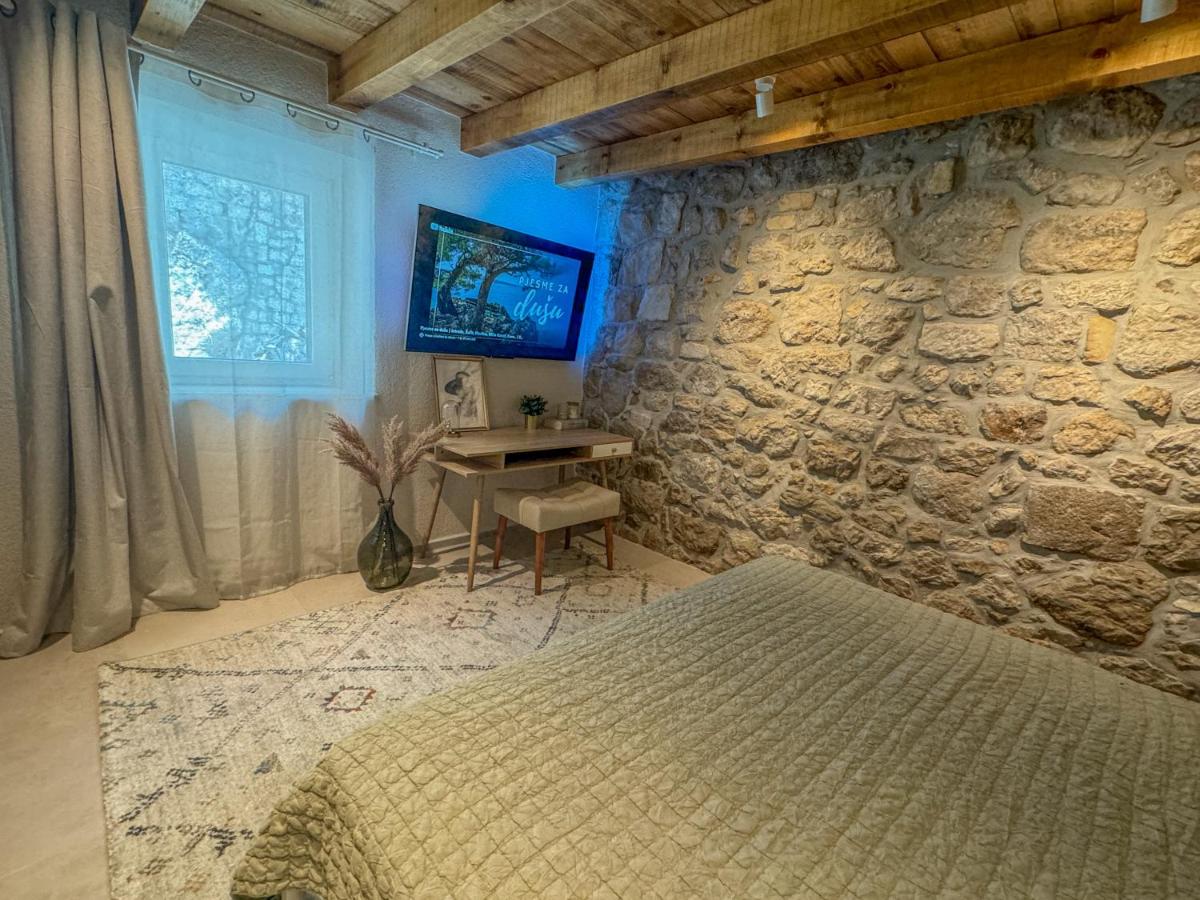 Image 4 of Olive Harmony Suite