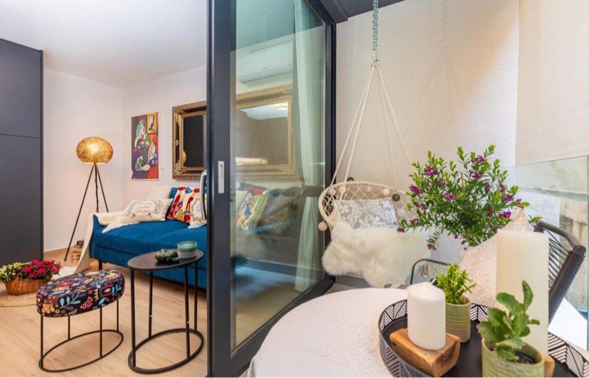 Image 1 of Perfect Downtown Apartment A217