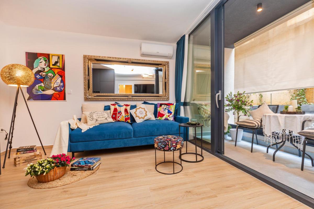 Image 5 of Perfect Downtown Apartment A217