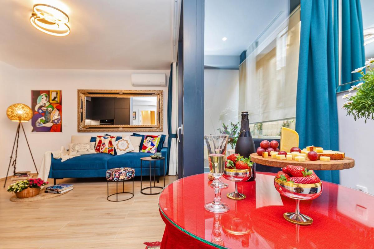 Image 4 of Perfect Downtown Apartment A217