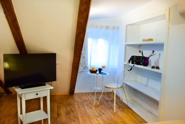 Image 4 of Rilati Old town palace 4