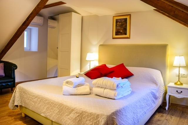 Image 1 of Rilati Old town palace 4