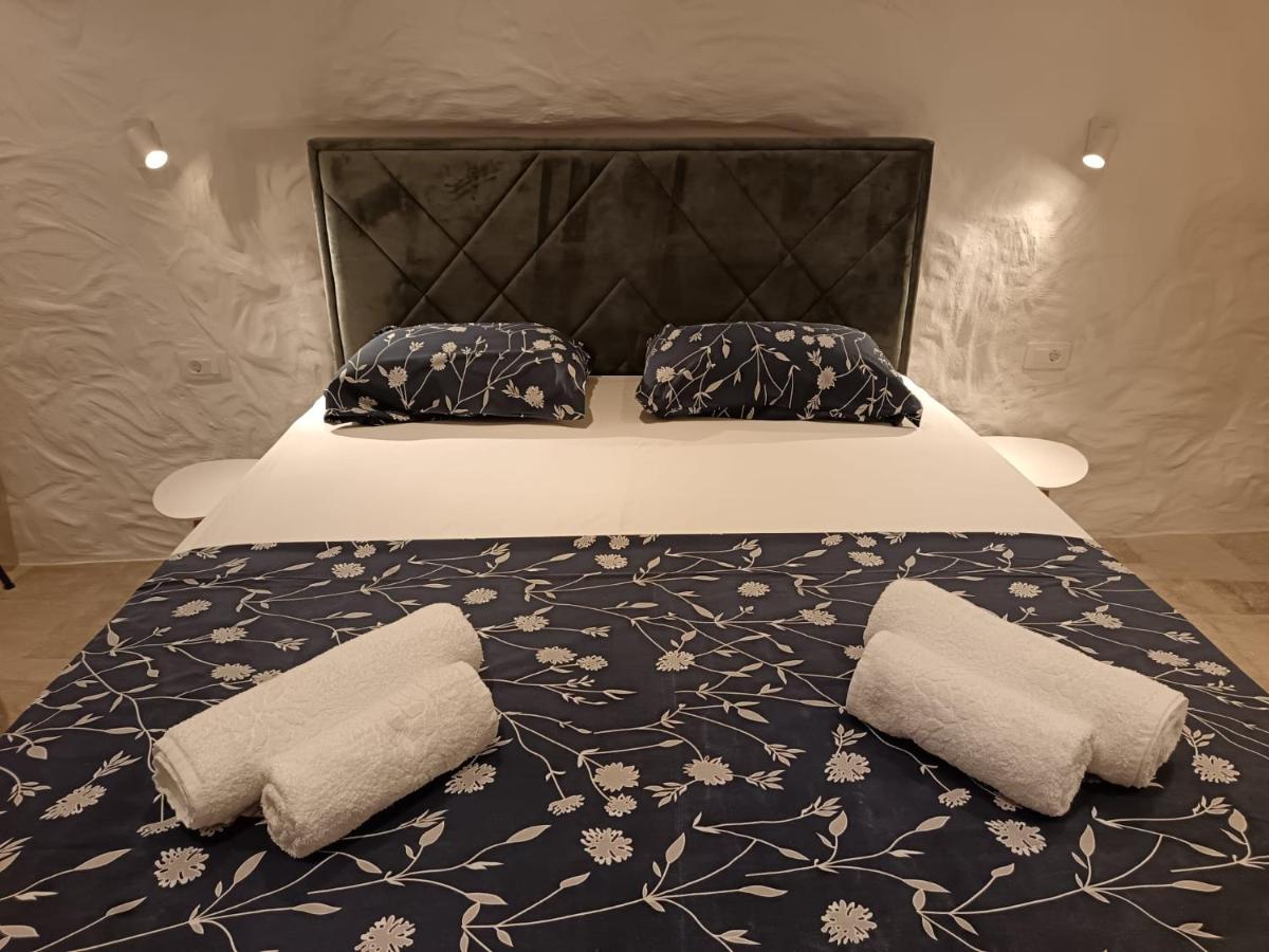 Image 1 of Santo Rocco