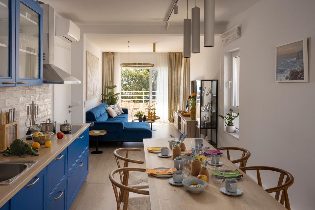 Image 2 of Sea view apartment Azure