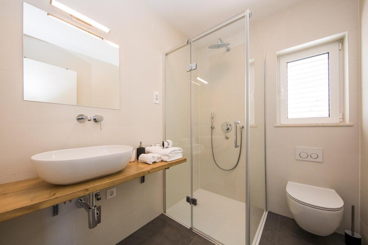 Image 2 of Studio 87