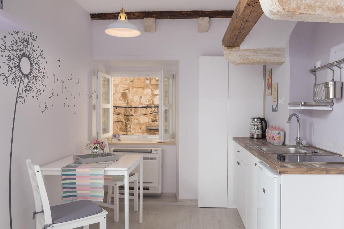 Image 2 of Studio Apartment Lumia