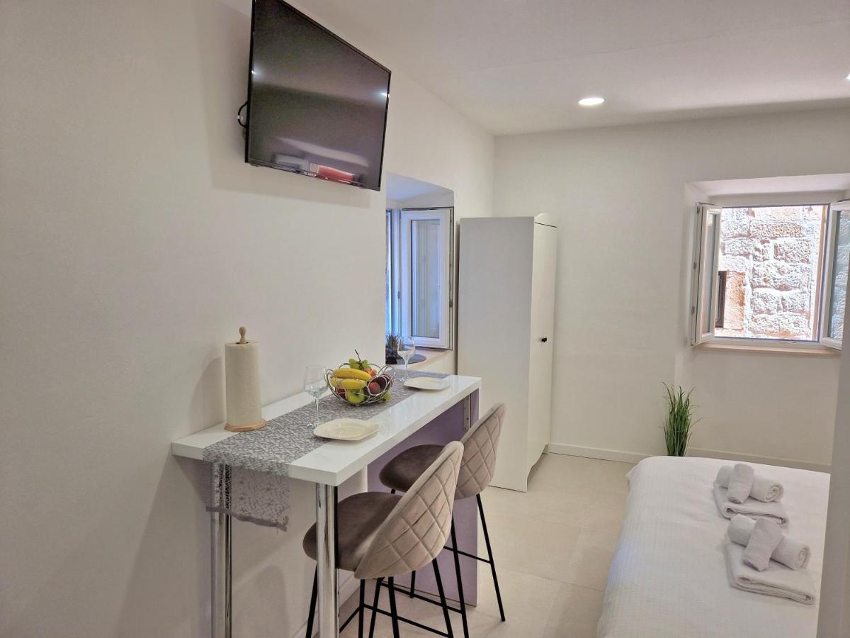 Image 4 of Studio Rupe