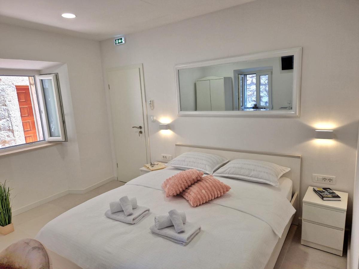 Image 1 of Studio Rupe