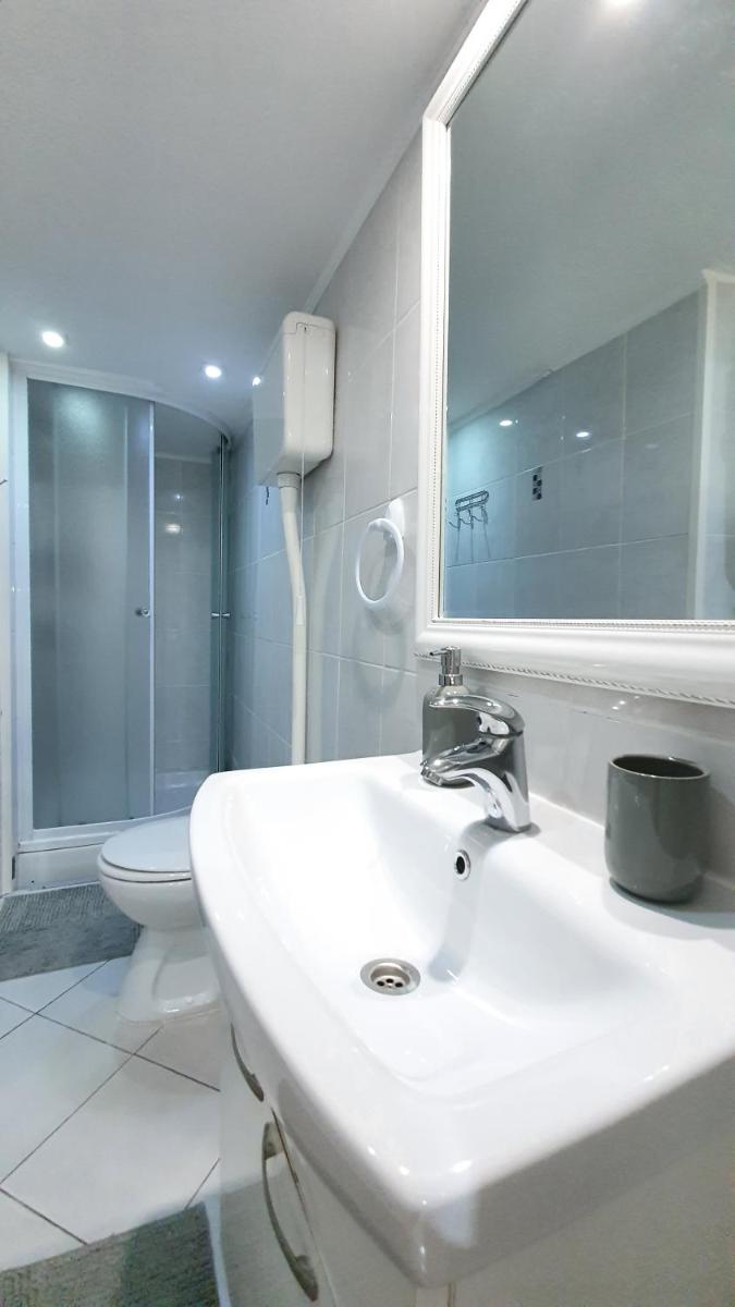 Image 2 of Studio Tony