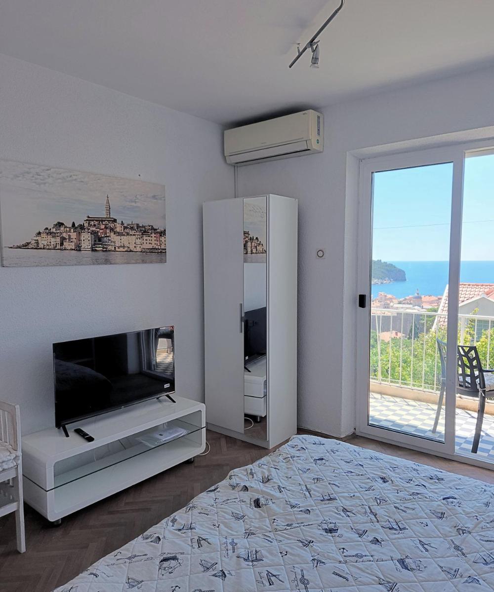 Image 4 of Studio with Sea & City Views