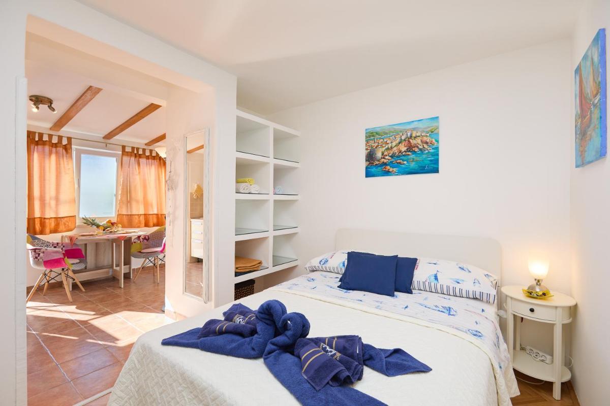 Image 1 of Sunny Charming Apartment