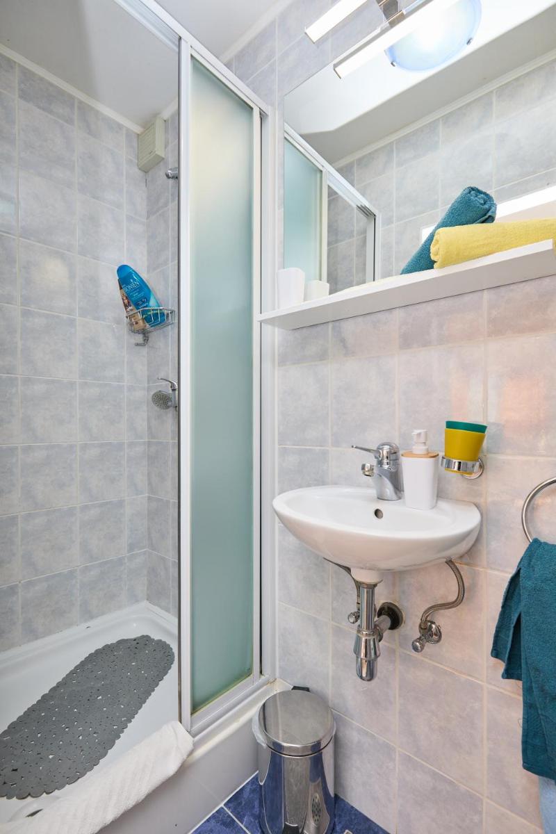 Image 3 of Sunny Charming Apartment