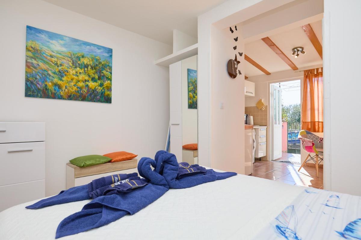 Image 6 of Sunny Charming Apartment