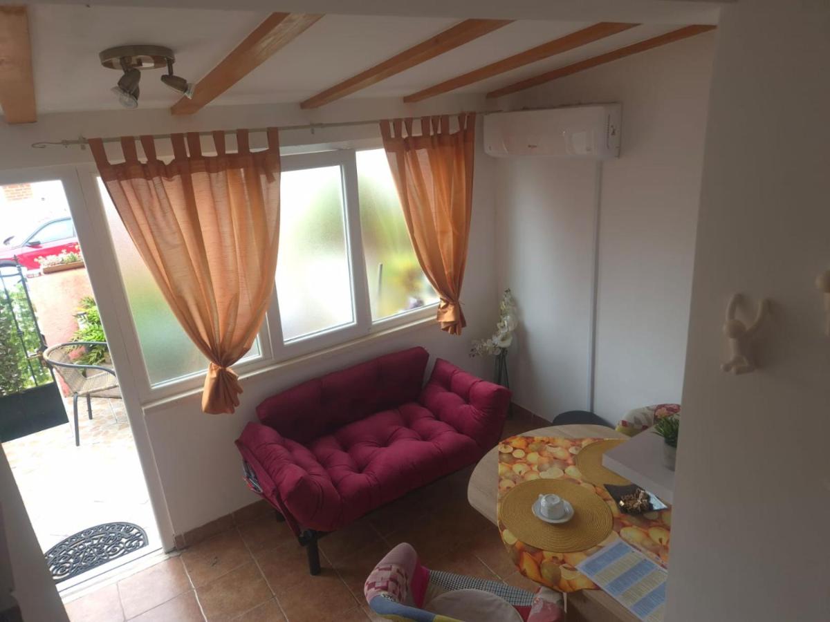 Image 2 of Sunny Charming Apartment