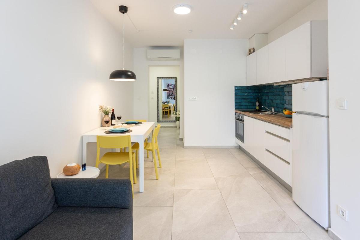 Image 2 of Sunny Side Central