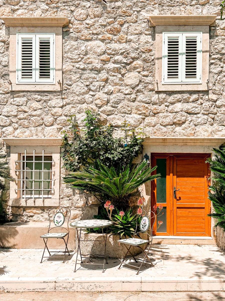 Image 4 of Sunny Villa, With Pool, BBQ, View, Parking