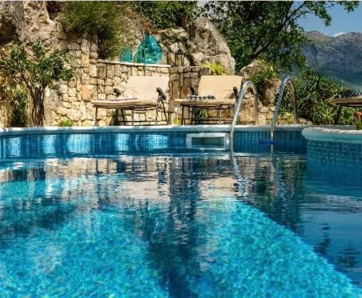 Image 6 of Sunny Villa, With Pool, BBQ, View, Parking